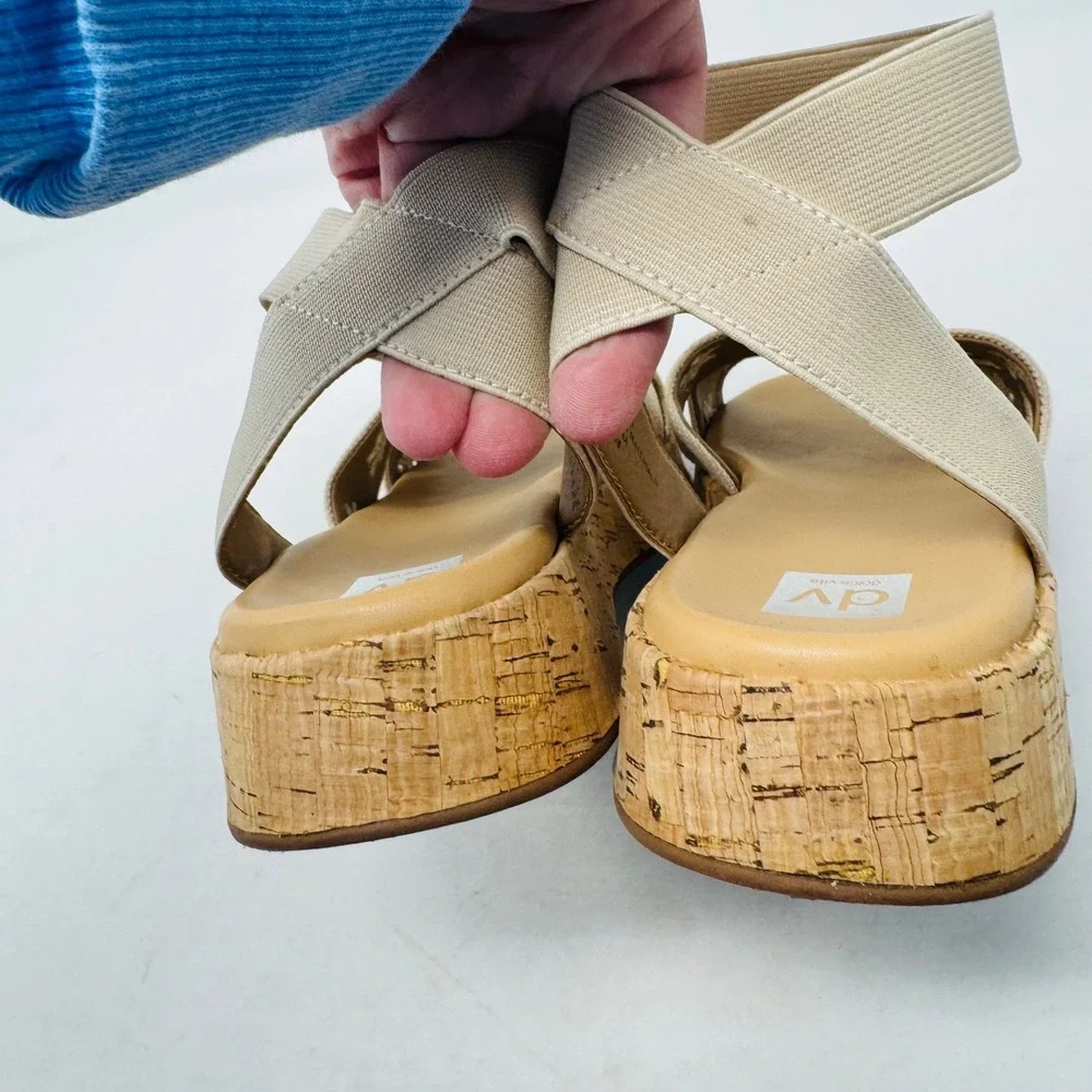 Dolce Vita Sevilla Tan Cork Platform Sandals Embroidered Eyelet Demure Size 5